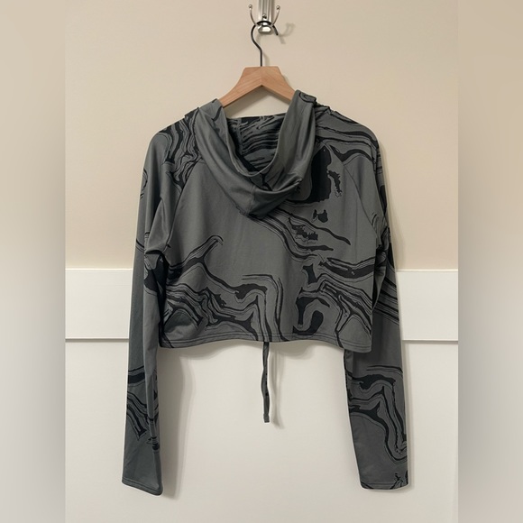 Gymshark Marble Long Sleeve Hooded Crop Pullover - Picture 4 of 7